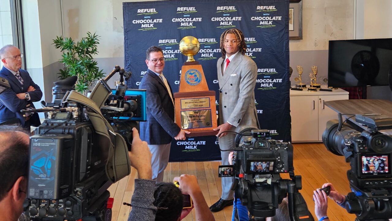 Breaking News: Incoming freshman Trey McKenney has been named the 45th Hal Schram Mr. Basketball award recipient! 